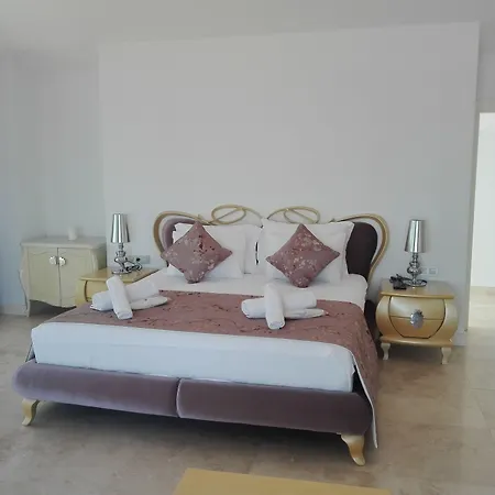 Egesu Marina Πανσιόν Gulluk