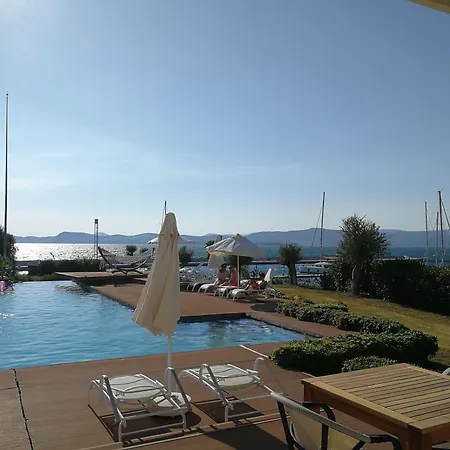 Πανσιόν Egesu Marina 2*