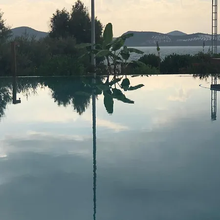 Egesu Marina Gulluk