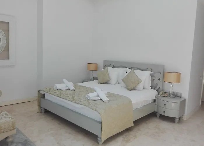 Egesu Marina Guest house Gulluk